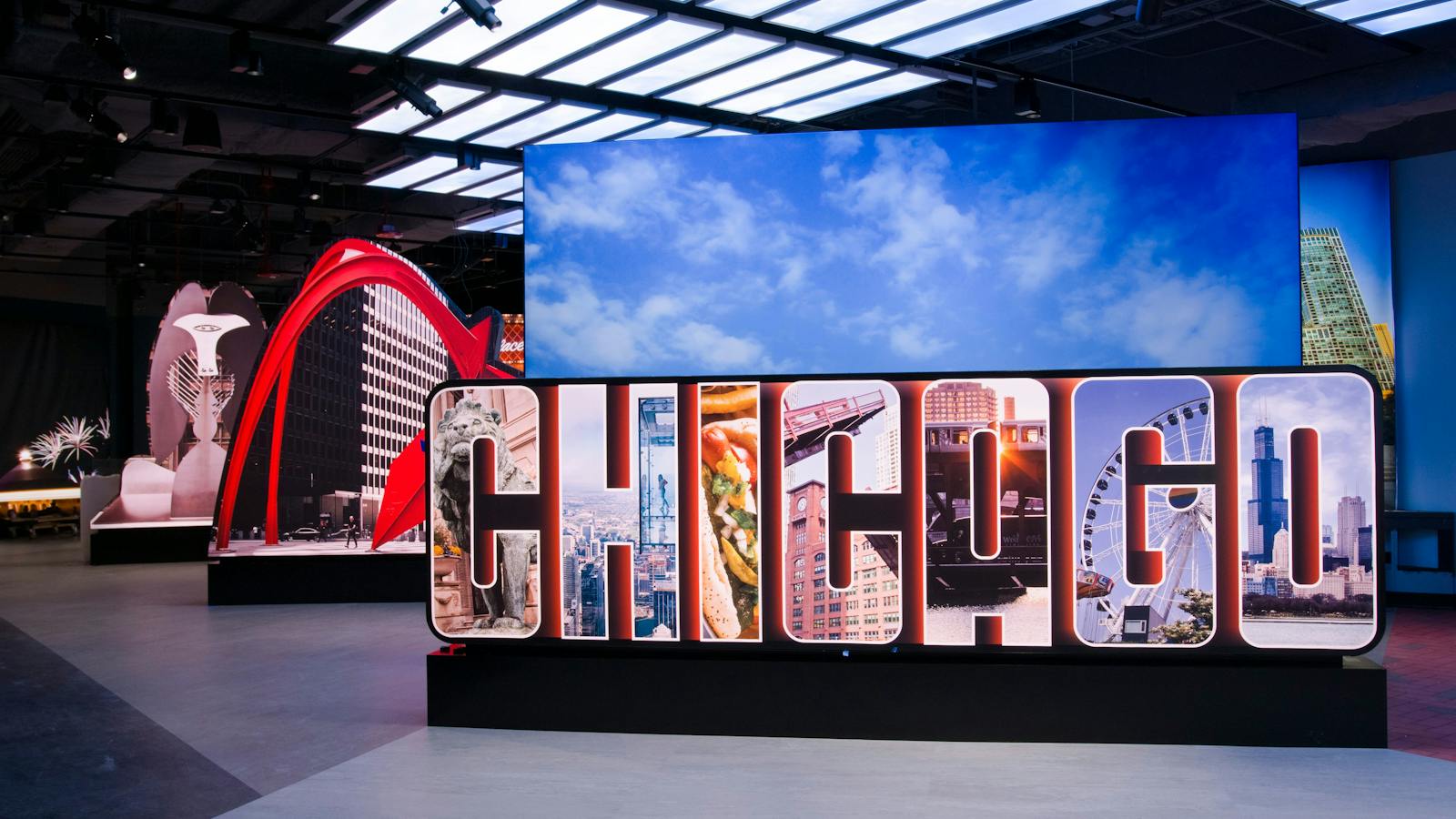 Skydeck Chicago z gigantycznymi literami