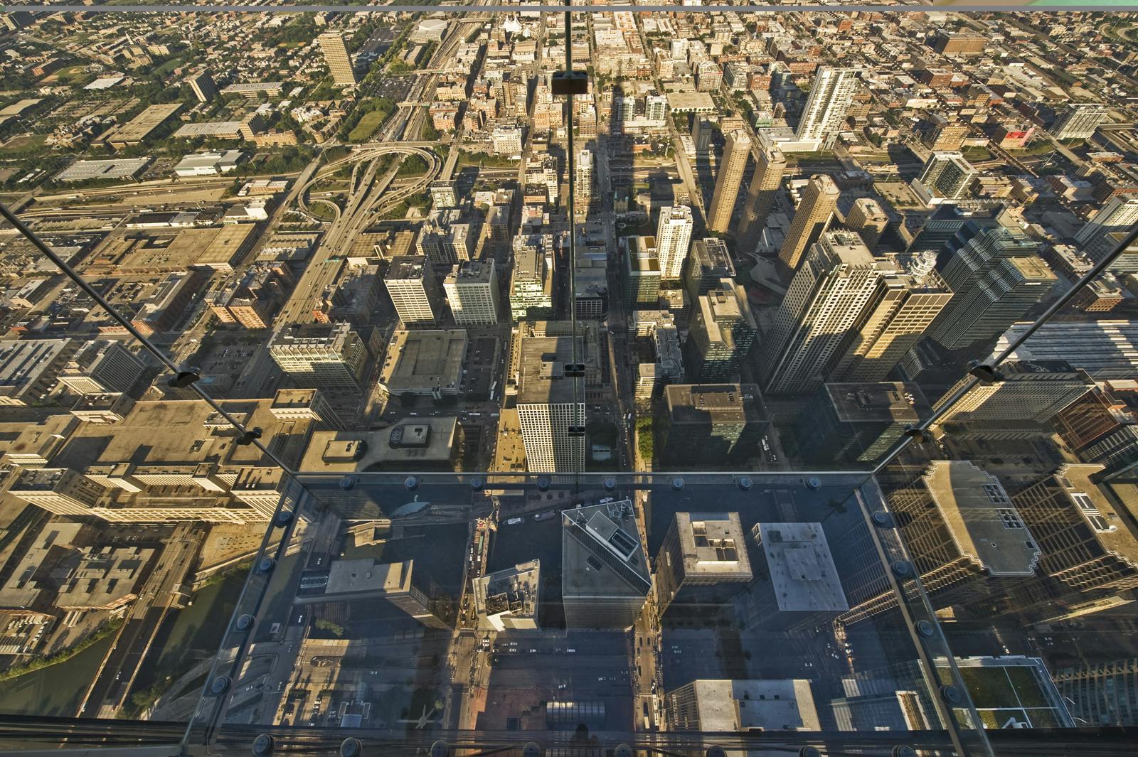 Вид сверху на Чикаго со Skydeck Chicago